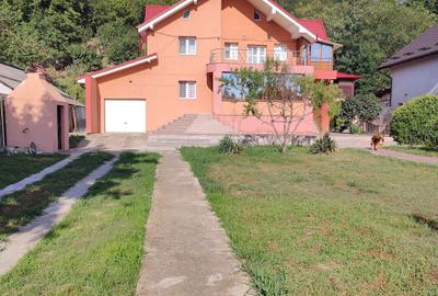 Casă cu 4 camere decomandat în Șerbănești - 3