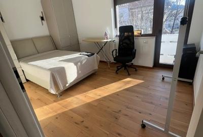 Apartament cu 3 camere decomandat, mobilat în Capitale - 10
