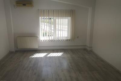 Birou, de 45 mp, în Exterior Sud - 4