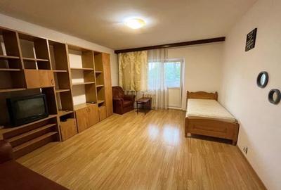 Apartament cu 3 camere decomandat, mobilat în Lujerului
