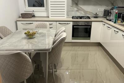 Apartament cu 2 camere semidecomandat, mobilat în Giroc