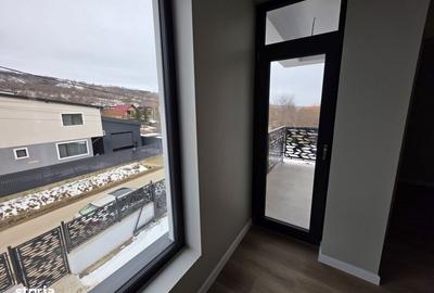 Casă cu 4 camere cu Teren 500 Mp în Bârnova - 11