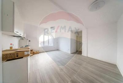 Apartament cu 3 camere semidecomandat în Șega - 1