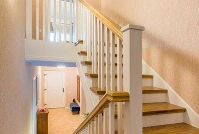Casă cu 5 camere cu Teren 690 Mp în Central - 10