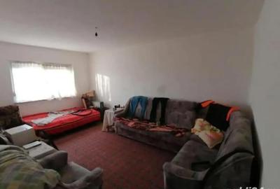 Apartament cu 3 camere decomandat în Central - 1