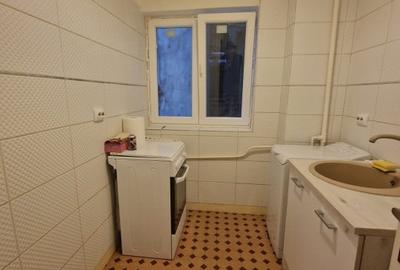 Intercontinental - Batistei 2 camere etaj 4 nemobilat decomandat balcon - 3