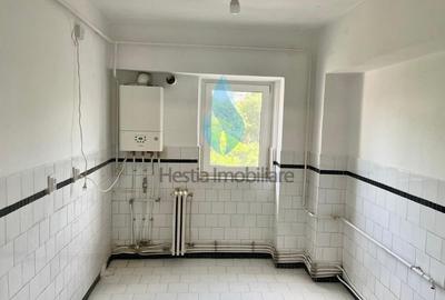 Apartament cu 4 camere decomandat în Galata - 3