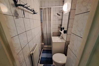 Apartament cu 3 camere decomandat în Dâmbu Pietros