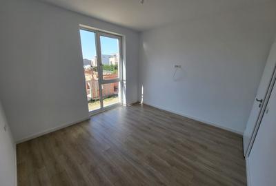 COMISION%. BLOC NOU in ORAS. ETAJ 1. Langa Magazine si mijloace de transport - 9