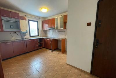 Apartament cu 2 camere semidecomandat, mobilat în Podul de Piatră - 3