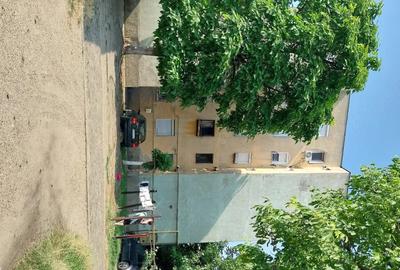 Apartament cu 2 camere decomandat în UTA - 7