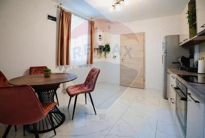 Afacere Activa + Locuinta Premium cu 2 Camere in Centru Istoric Brasov - 8