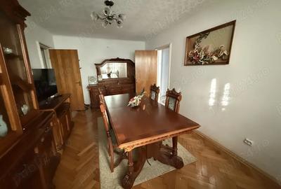 Apartament 3 camere Campulung