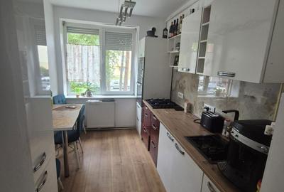 Apartament cu 3 camere semidecomandat în Central - 5