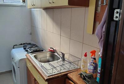 Garsonieră decomandată în P-ța Universității - 2