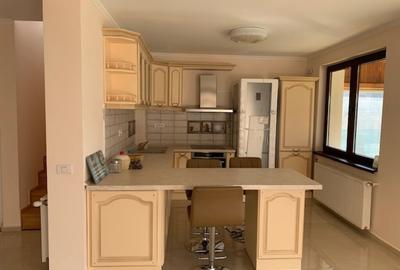 Casă cu 5 camere cu Teren 450 Mp în Central - 4
