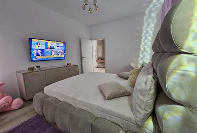 Apartament cu 2 camere decomandat în Tractorul - 13