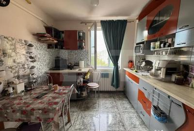 Apartament cu 3 camere decomandat în Progresul - 10