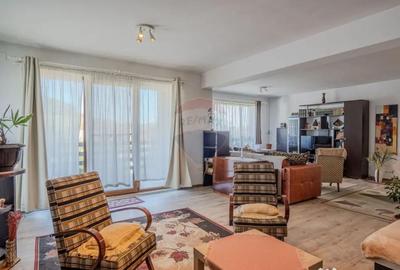 Casă cu 7 camere cu Garaj în Colonia 1 Mai - 2