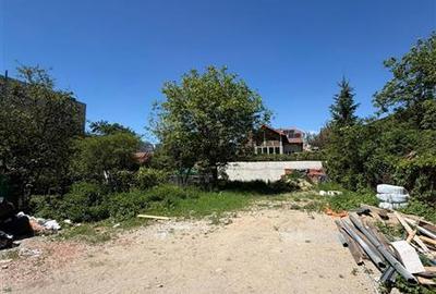 Teren Construcții intravilan de 350 mp, în Tractorul - 4