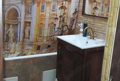 Vand apartament ultracentral, in Gaesti, cu 4 camere decomandate, ( bucatarie, 2 bai si 2 balcoane). - 1