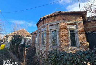 Casă cu 3 camere cu Teren 742 Mp în 6 Vânători