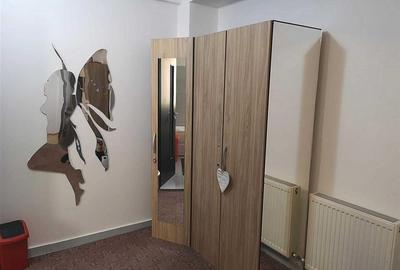 Apartament cu 2 camere semidecomandat, mobilat în Baza 3 - 3