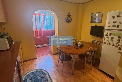 Apartament cu 4 camere decomandat în Est