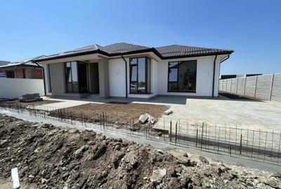 Casă cu 4 camere cu Teren 530 Mp în Domnești - 7