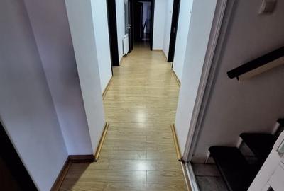 Faleza Nord, imobil P+1, 7 camere - 7