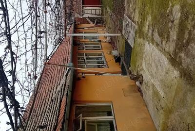 Casă cu 4 camere în Central - 1