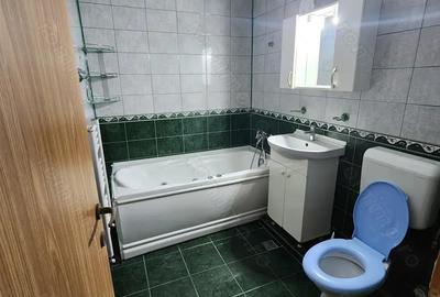 Propietar Vand apartament spatios in Zona Soarelui - 1