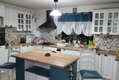 Casă cu 5 camere cu Teren 480 Mp în Central