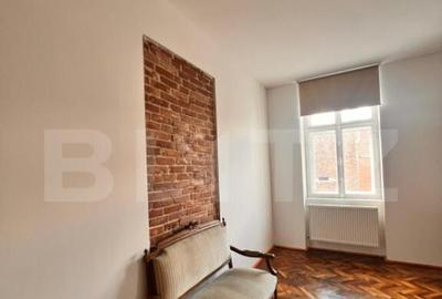 Apartament cu 3 camere decomandat în Central