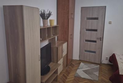 Garsonieră semidecomandată, mobilată în Titan