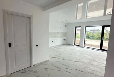 Casă cu 3 camere cu Teren 220 Mp în Central - 7