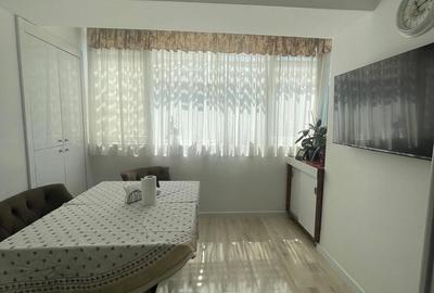 Apartament cu 3 camere decomandat în Apărătorii Patriei - 14