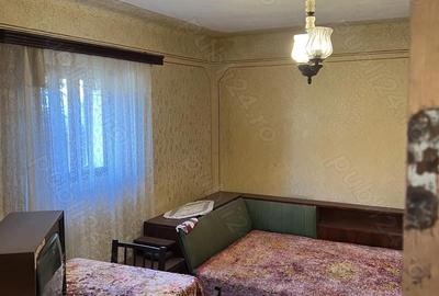 Casă cu 7 camere cu Teren 2650 Mp în Colțești - 2