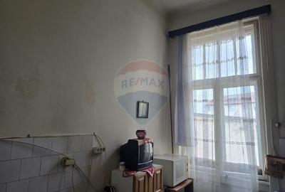 Vand apartament 2 camere, zona centrala - 8