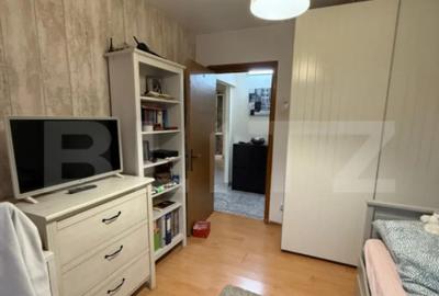 Apartament cu 4 camere decomandat în 9 Mai - 5