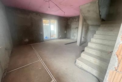 Complex nou 4 case P+1+M.5 cam.Util 175mp.Teren 253mp - 12