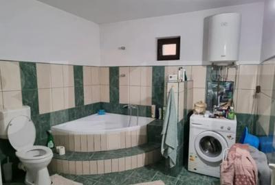 Casă cu 5 camere cu Teren 250 Mp în Central - 10