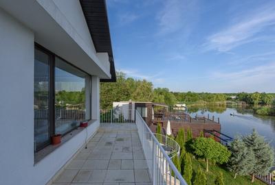 Vila eleganta pe malul lacului| Ponton si piscina| Snagov - 15