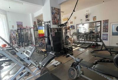 Spațiu comercial, de 135 mp, în Central - 5