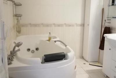 Duplex cu 7 camere cu Canalizare în Central - 24