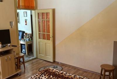 Casă cu 5 camere cu Teren 308 Mp în Central - 1