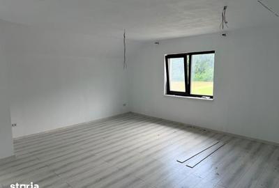 Casă cu 5 camere cu Teren 200 Mp în Dărmănești - 9