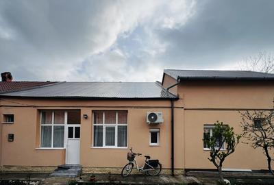 Casă cu 4 camere cu Canalizare în Lunei