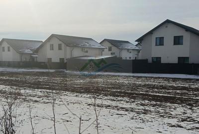Teren de 1000 mp, în Frătăuții Noi - 12