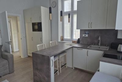 Apartament cu 2 camere decomandat în Central - 2